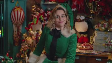The costume goblin green, Kate (Emilia Clarke) in Last Christmas