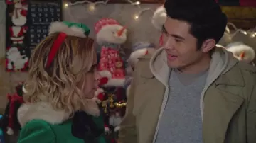 Le bonnet de Noël vert de Kate (Emilia Clarke) dans Last Christmas