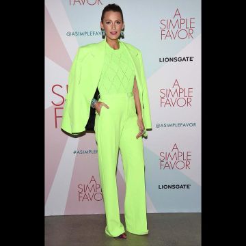 Le blazer versace porté par Blake Lively sur le compte Instagram de @blakelively