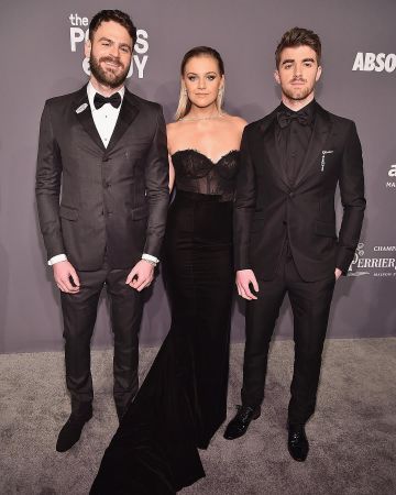 The suit pants black Alex Pall on the account Instagram of @thechainsmokers