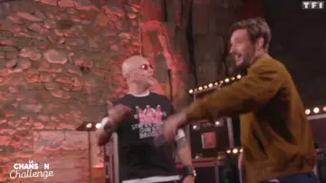 The tee shirt black Manhattan, Bronx, etc of Pascal Obispo in The Song challenge the 17.08.2019