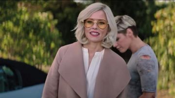 Jaune Lunettes de soleil portées par Bosley (Elizabeth Banks) dans Charlie's Angels