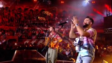 La Chemise Imprimée à Manches Courtes (Kendji Girac) dans The Song