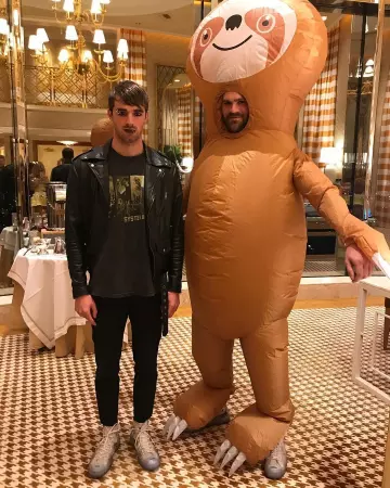 Le Jean Slim noir de Andrew Taggart sur le compte Instagram de @thechainsmokers