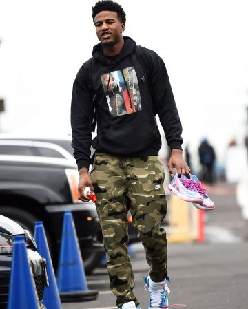 Sneakers Nike KD 6 Aunt Pearl Jordan Bell account on the Instagram of @jbell