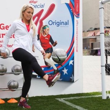 Sneakers Nike Air Max 90 Ultra OLCC QS Shanghai Julie Ertz on the account Instagram of @julieertz