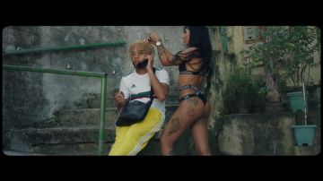Le maillot du Mexique CDM 2018 porté par Zola dans le clip Zola - 7.65 