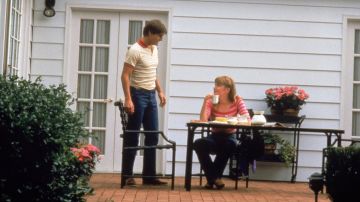 Patio salle à Manger Ensemble Table de Joël (Tom Cruise) dans des Affaires Risquées