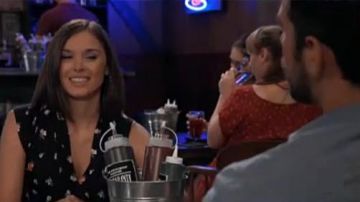 Conexión francesa Vestido sin mangas en Utility Blue Multi usado por Katelyn MacMullen (Willow Tait) como se ve en General Hospital 15 de agosto de 2019 
