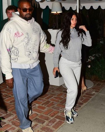 Adidas X Yeezy Boost 700 OG usada por Kim Kardashian el Bungalow agosto 18, 2019
