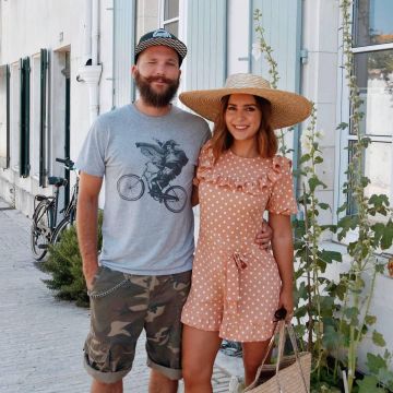 El peinetero de lunares que lleva Valentine en la cuenta de Instagram de @hellovalentine