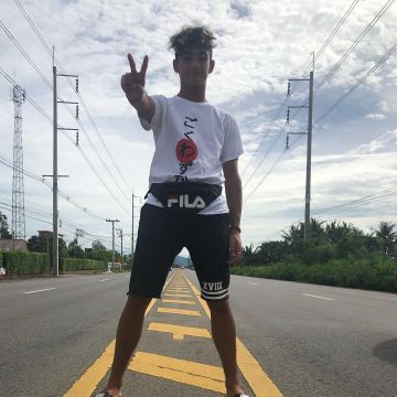 The bag banana Fila worn by Shai on his account Instagram @shai_rmg