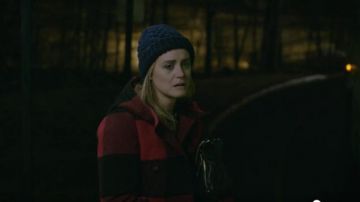 Woolrich Mckenzie Check Parka Red And Black worn by Piper Chapman (Taylor Schilling) in Orange Is the New Black (S07E12)