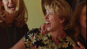 Blue flowers shirt worn by Nicole (Scarlett Johansson) in Marriage Story