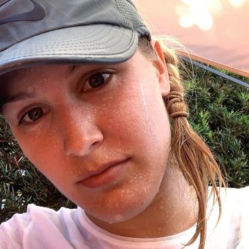 The Nike Cap Eugenie Bouchard on the account Instagram of @geniebouchard