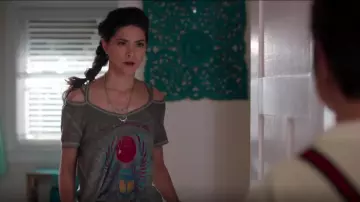 Lucky Brand Journey Cold Shoulder Tee worn by Bex Mack (Lilan Bowden) in Andi Mack (S03E13)