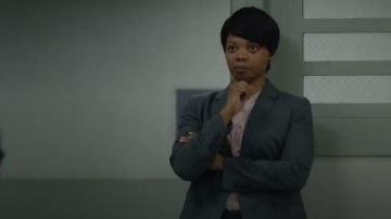 Reiss Arabella Haut porté par Tamika Ward (Susan Heyward) dans Orange is the New Black (S07E10)