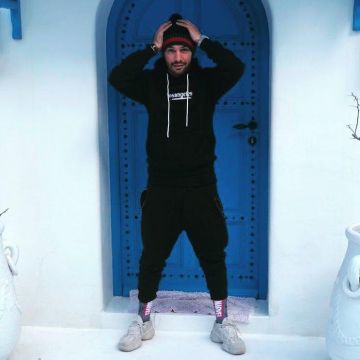 The sweat black Los Angeles worn by Kevin Guedj on the account Instagram of @kevinguedj