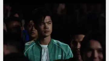 La veste Adidas verte  portée par Zach Dempsey (Ross Butler) dans la série 13 Reasons Why (s03e02)