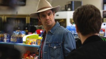 La veste Levi's Trucker Jacket de Raylan Givens (Timothy Olyphant) dans Justified (S01)