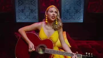 La robe jaune de Taylor Swift dans le clip Taylor Swift - Lover
