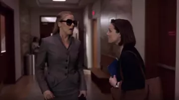 Gucci Square Bee & Logo Acetate Sunglasses worn by Katrina Bennett (Amanda Schull) in Suits (S09E06)