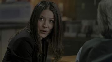 Black blazer worn by Hope Van Dyne / Wasp (Evangeline Lilly) in Ant-Man and the Wasp