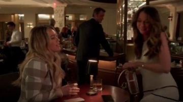 Chloe Tess Leather Shoulder Bag worn by Liza Miller (Sutton Foster) in Younger (S0610)