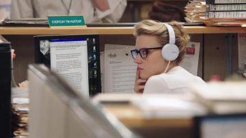 Sony Casque utilisé par Kate McKinnon en effet d'une Bombe
