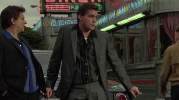 Shirt of Henry Hill (Ray Liotta) in GoodFellas