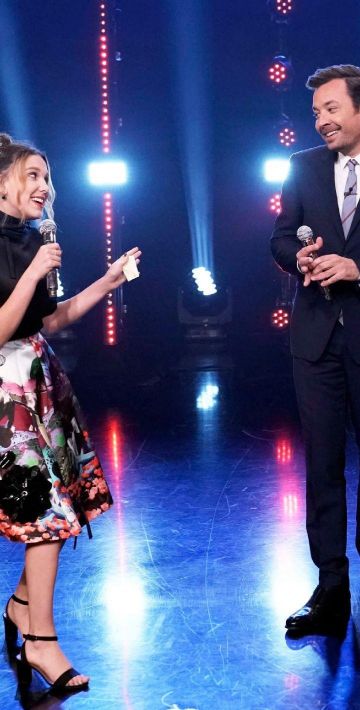 The skirt duchesse Prada worn by Millie Bobby Brown on the account Instagram of @milliebobbybrown