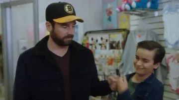 Youth Boston Bruins Black Caps worn by Eddie Saville (David Giuntoli) in A Million Little Things (S01)