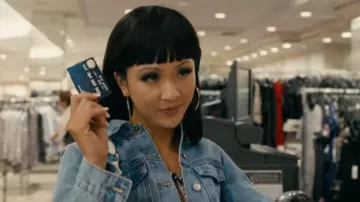 Manches longues, Bouton de Devant de la Veste en jean porté par le Cardi B dans le QUEENS Bande Annonce (2019) Jennifer Lopez, Cardi B, Drame