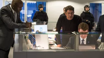 Black sweatshirt worn by Mike Banning (Gerard Butler) in Angel Has Fallen
