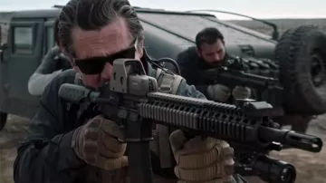 Mechanix gloves of Matt Graver (Josh Brolin) in Sicario: Day of the Soldado