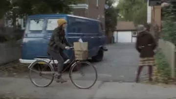 Botín chelsea de ante gris usado por Zoe Margaret Colletti en SCARY STORIES Bande Annonce VF # 2 (Film d'Horreur, 2019) NOUVELLE