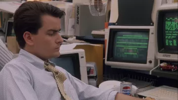 Pepsi Cola drank by Bud Fox (Charlie Sheen) in Wall Street