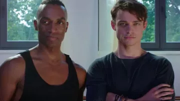 Black Cotton Raglan-sleeved Sweater worn by (Thomas Doherty) in High Strung: Free Dance