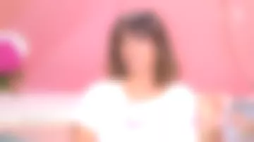 The T-shirt-London Faustine Bollaert in It starts today