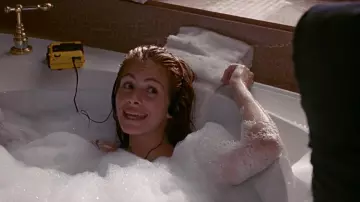 Sony Walkman used by Vivian Ward (Julia Roberts) in Pretty Woman