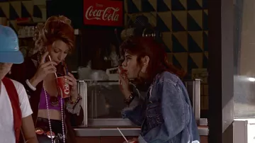 Coca Cola of Kit De Luca (Laura San Giacomo) in Pretty Woman
