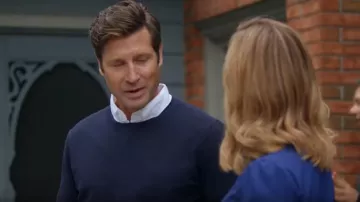 Camisa blanca usada por Damon Runyan en MY MOTHER'S KILLER BOYFRIEND Trailer (2019) Película de suspenso