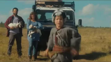 Gris Azul Manga Larga Cuello Redondo Cuello Pocket Sudaderas Tops usadas por Vera Farmiga en BURN YOUR MAPS Tráiler Oficial (2019) Vera Farmiga, Jacob Tremblay Movie HD