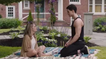 Black T-Shirt Debardeur worn by Steven Strait in LIFE LIKE Official Trailer (2019) Cyborg Android, New Sci-Fi Movie Trailers HD