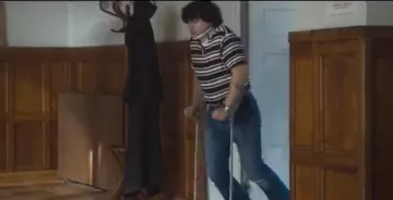 Jean Bleu porté par Serge dans La Vérité si je mens ! Les débuts