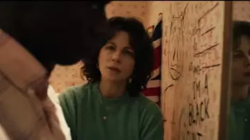 Green Long Sleeve Knit­ted Pullover Sweater worn by Kate Beckinsale in FARMING Official Trailer (2019) Kate Beckinsale, Gugu Mbatha-Raw Movie HD