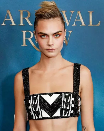 Melinda Maria Gabriella Pointes Hoop Boucles d'oreilles portées par Cara Delevingne Carnaval Ligne de Dépistage à Londres le 28 août 2019
