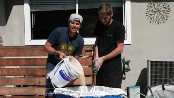 The T-shirt SpaceX seen in the World's Largest Elephant Toothpaste Experiment