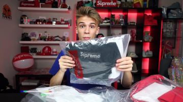 The t-shirt box logo black Supreme Swarovski of Giancarlo Purch (blazendary) in One of my Biggest Supreme Hauls EVER! ($10,000+ Unboxing!)