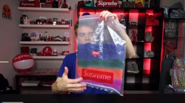 Le T-shirt Supreme arc en ciel de Giancarlo Purch (blazendary) dans One of my Biggest Supreme Hauls EVER! ($10,000+ Unboxing!)
